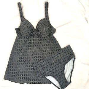 Maternity print 2 piece swimsuit set Small Black and White print USA Supportive